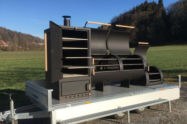 smoker-1CB81F157-3F4B-0FDE-B262-D98E6CE3D38A.jpg